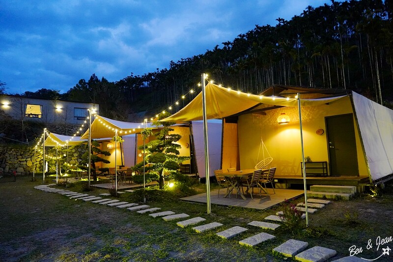 葉子秘境 森林系Villa》佔地1.2萬坪森林系住宿，新型態輕奢華免搭帳露營，一泊二食、獨立衛浴超享受、房內