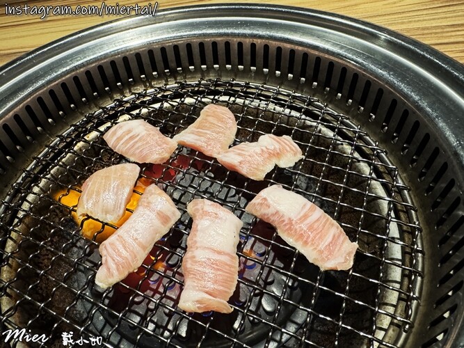 台北||日式燒肉 第一間結合日本和牛和日式清酒自動販賣機主題