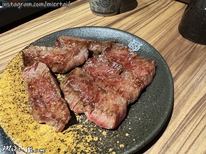 台北||日式燒肉 第一間結合日本和牛和日式清酒自動販賣機主題