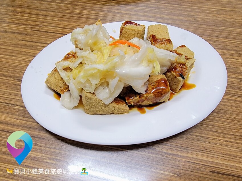 [食]銅板小吃在這裡 來場臭豆腐的對決 海岸美女臭豆腐 料多味美經濟實惠 經典必吃臭豆腐 大腸麵線