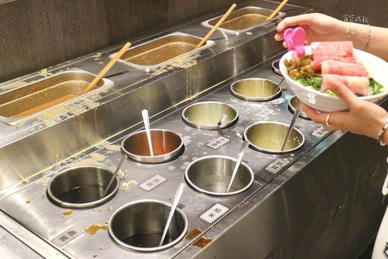 台中西屯｜蒙古烤肉吃到飽最低298元起！還有鴦鴛火鍋可加購，