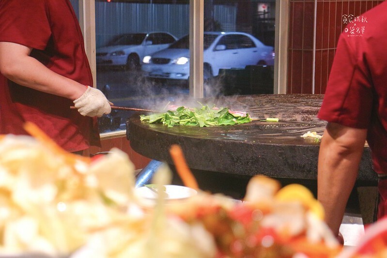 台中西屯｜蒙古烤肉吃到飽最低298元起！還有鴦鴛火鍋可加購，