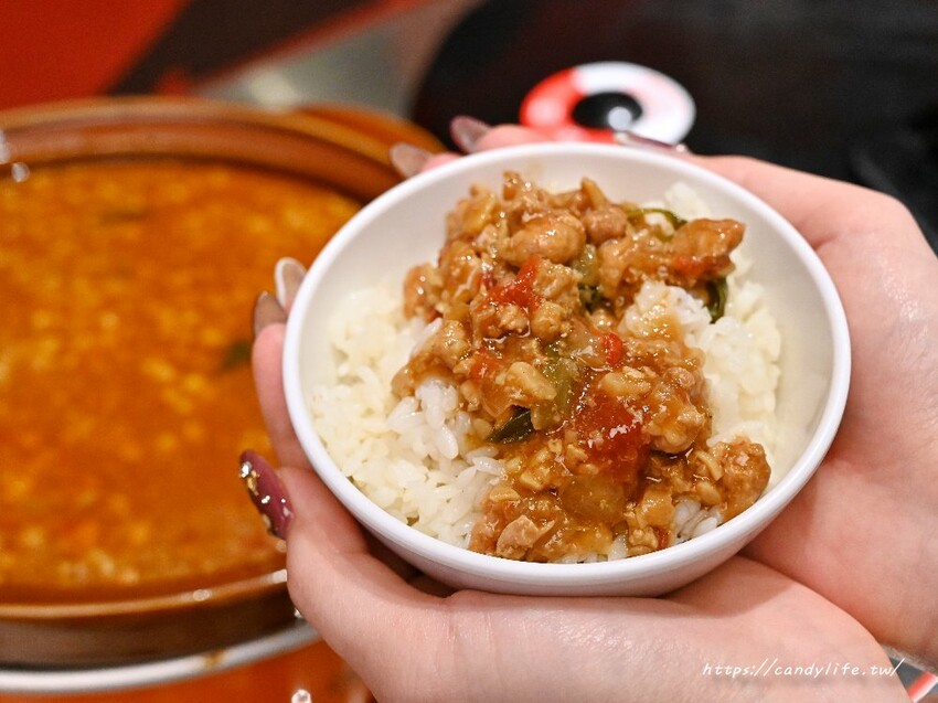 九九蒙古烤肉火鍋｜台中蒙古烤肉吃到飽，最低只要298元起，還有打拋豬、咖哩飯、麻辣豆腐鴨血吃到飽～