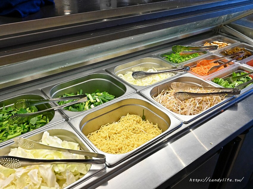 九九蒙古烤肉火鍋｜台中蒙古烤肉吃到飽，最低只要298元起，還有打拋豬、咖哩飯、麻辣豆腐鴨血吃到飽～