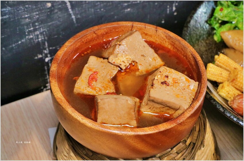 【高雄】食扒穗 小港店‧不一樣的午晚餐，來碗川式特辣炒泡麵、麻辣燙 - 敦 小 蓮の食旅錄