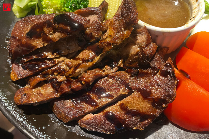 台北中山區美食/行天宮旁新開幕JONAJA 就那家早午餐!義大利麵、燉飯、咖啡、甜點通通有