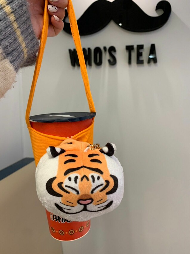 【台北】北車飲料｜Who’s Tea鬍子茶X我不是胖虎 超人氣插畫胖虎聯名飲料杯超可愛 暖心奶茶系療癒你的心