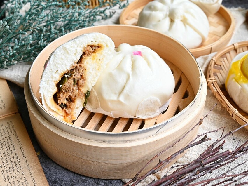 東興包子舖｜台中饅頭包子推薦，選用鼎泰豐同等級麵粉，近30種口味，早上六點開賣，常常開賣兩小時就賣完，想吃建議早點來！