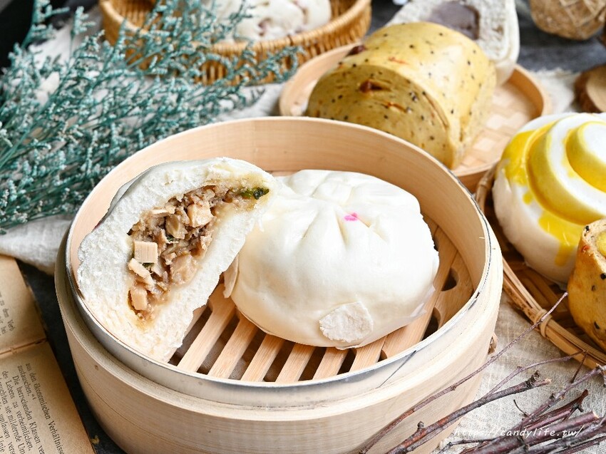 東興包子舖｜台中饅頭包子推薦，選用鼎泰豐同等級麵粉，近30種口味，早上六點開賣，常常開賣兩小時就賣完，想吃建議早點來！