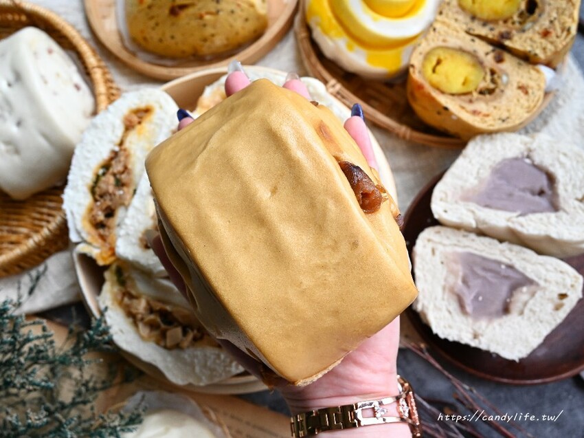 東興包子舖｜台中饅頭包子推薦，選用鼎泰豐同等級麵粉，近30種口味，早上六點開賣，常常開賣兩小時就賣完，想吃建議早點來！