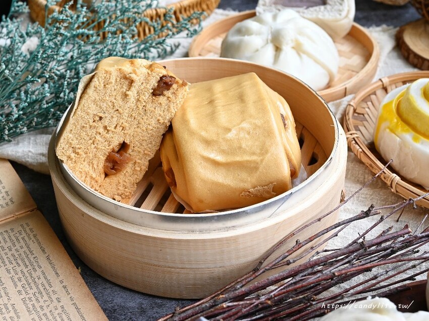 東興包子舖｜台中饅頭包子推薦，選用鼎泰豐同等級麵粉，近30種口味，早上六點開賣，常常開賣兩小時就賣完，想吃建議早點來！