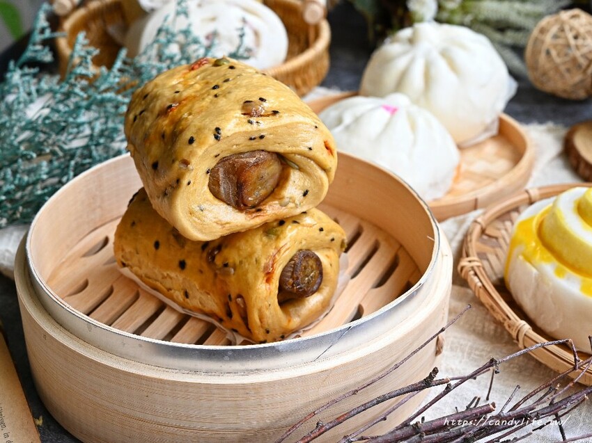 東興包子舖｜台中饅頭包子推薦，選用鼎泰豐同等級麵粉，近30種口味，早上六點開賣，常常開賣兩小時就賣完，想吃建議早點來！