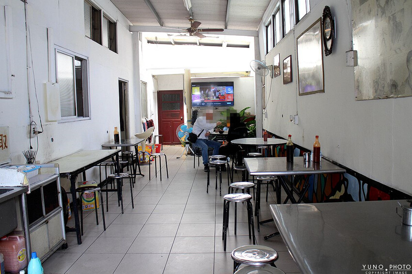 南投縣竹山鎮在地人才知!城隍廟旁人氣老攤「蚵嗲、韭菜捲、炸蘿蔔糕」外酥內嫩超欠吃 銅板價台式下午茶