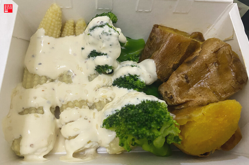 台中北屯美食／新開幕角糰職人OnigiriCraftsman飯糰專賣店！12種飯糰口味～還有多種炸物可選