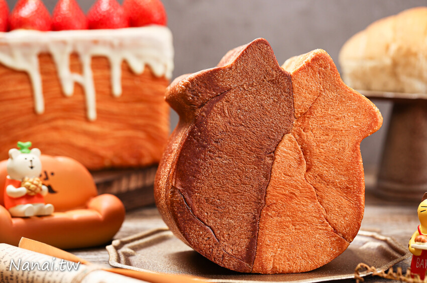 最新ig打卡點!手撕千層吐司,草莓千層吐司一出爐秒殺,生乳可頌用料不手軟,凍滋和流心吃法,網友譽為生乳界天花板