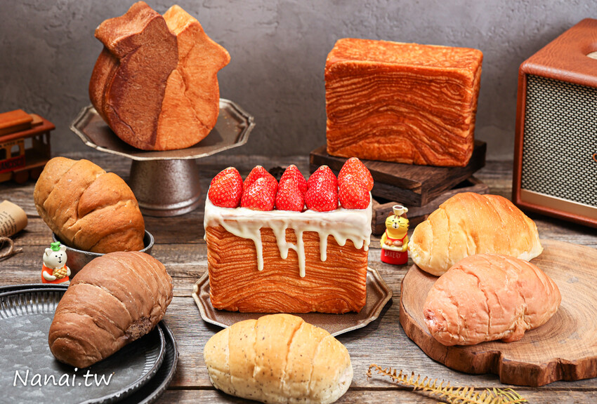 最新ig打卡點!手撕千層吐司,草莓千層吐司一出爐秒殺,生乳可頌用料不手軟,凍滋和流心吃法,網友譽為生乳界天花板