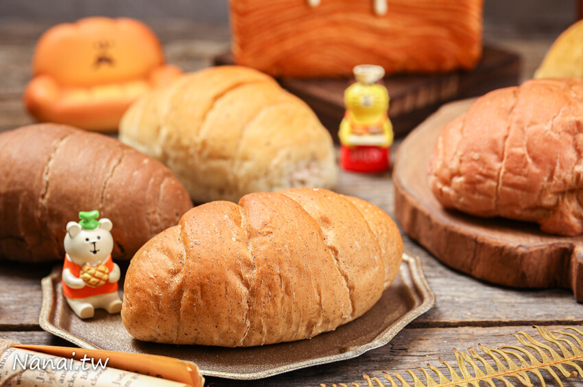 最新ig打卡點!手撕千層吐司,草莓千層吐司一出爐秒殺,生乳可頌用料不手軟,凍滋和流心吃法,網友譽為生乳界天花板