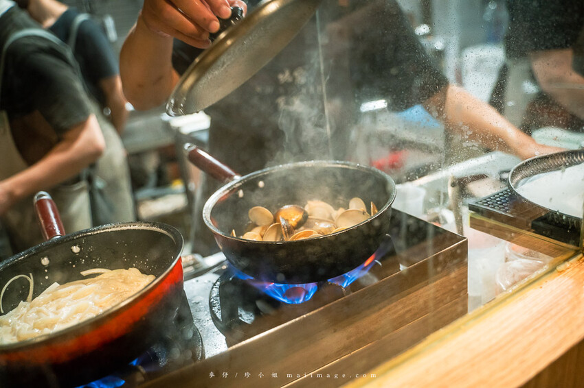 台北美食｜燒究食寓居酒屋～萬華在地人激推的優秀居酒屋，海鮮料理超強、串燒烤物也夠水準，捷運龍山寺美食