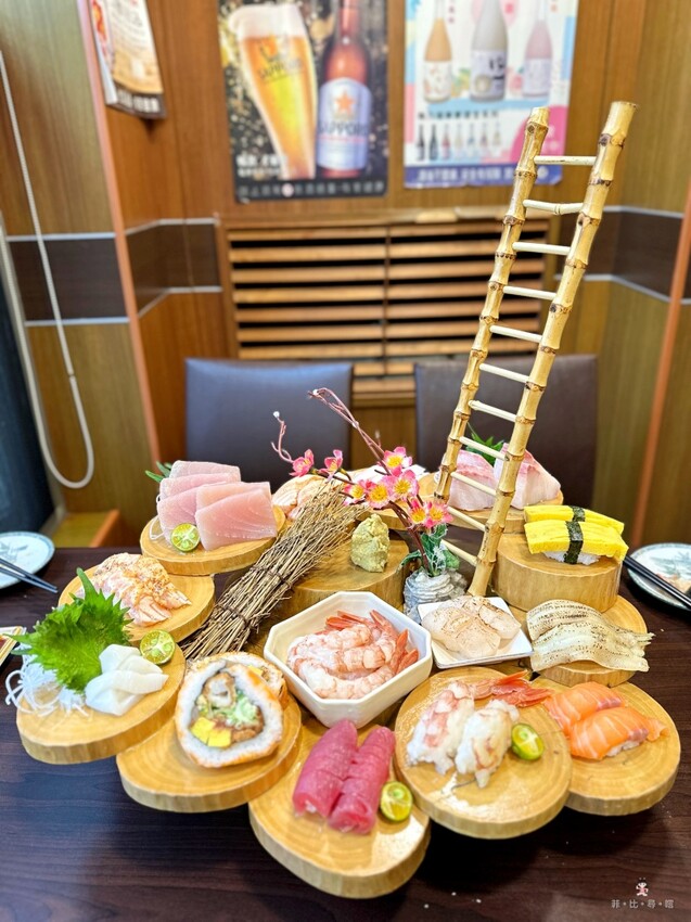 村日式料理 上100種日料任您吃到飽 階梯式擺盤霸氣上桌 超巨大的生蠔有夠邪惡的啦!