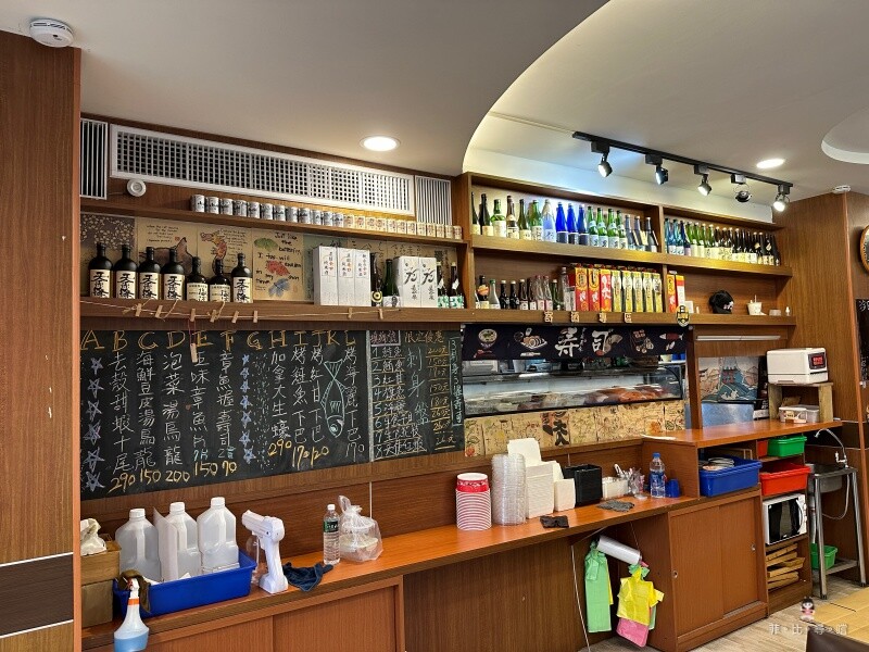 村日式料理 上100種日料任您吃到飽 階梯式擺盤霸氣上桌 超巨大的生蠔有夠邪惡的啦!