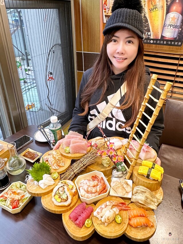 村日式料理 上100種日料任您吃到飽 階梯式擺盤霸氣上桌 超巨大的生蠔有夠邪惡的啦!