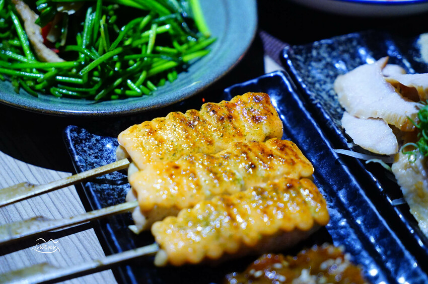 忠孝復興也有這種激安の店！被粉紅烏龍麵與超值酒精放題擄獲了！