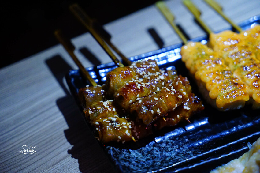 忠孝復興也有這種激安の店！被粉紅烏龍麵與超值酒精放題擄獲了！