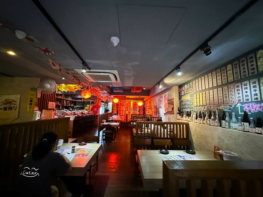 忠孝復興也有這種激安の店！被粉紅烏龍麵與超值酒精放題擄獲了！