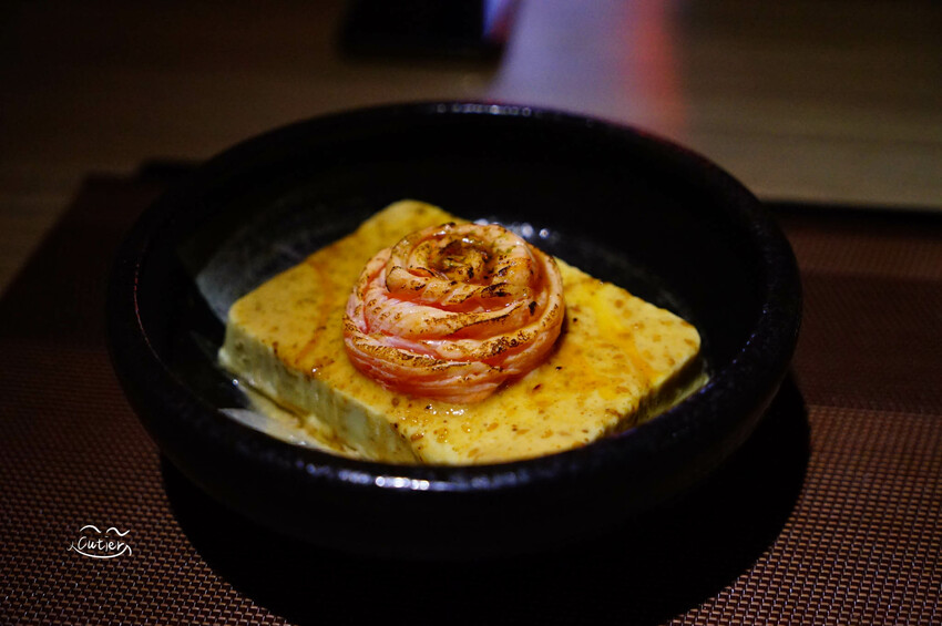 忠孝復興也有這種激安の店！被粉紅烏龍麵與超值酒精放題擄獲了！