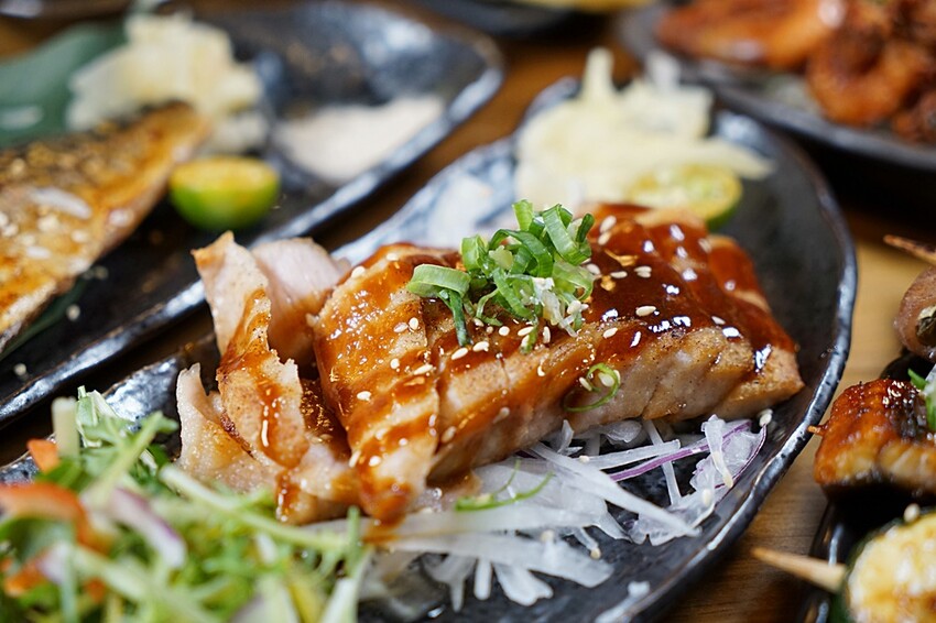 秒飛日本！！台北高人氣居酒屋插旗台中，大啖平價日式料理、串燒、創意料理，菜單完全無雷！