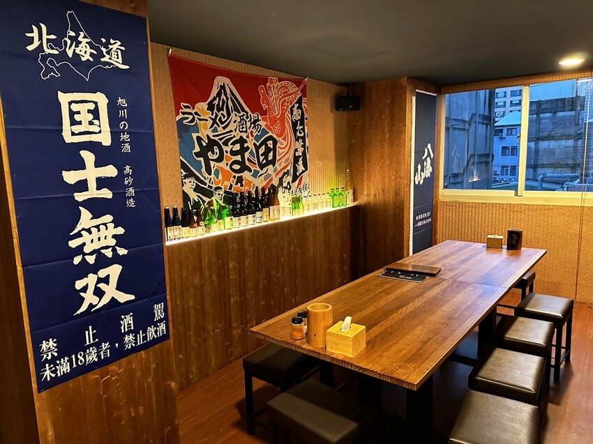 台中西區居酒屋《隱居いざかや》抵達神隱少女日式氛圍居酒屋,門口鳥居燈籠超有氣氛!串燒、燒烤、創意和食