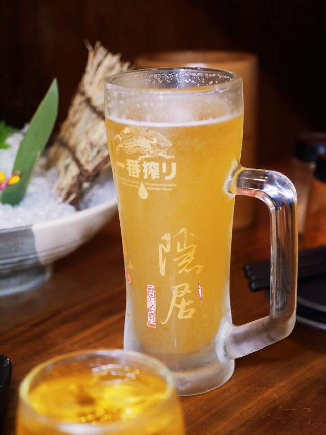 台中西區居酒屋《隱居いざかや》抵達神隱少女日式氛圍居酒屋,門口鳥居燈籠超有氣氛!串燒、燒烤、創意和食