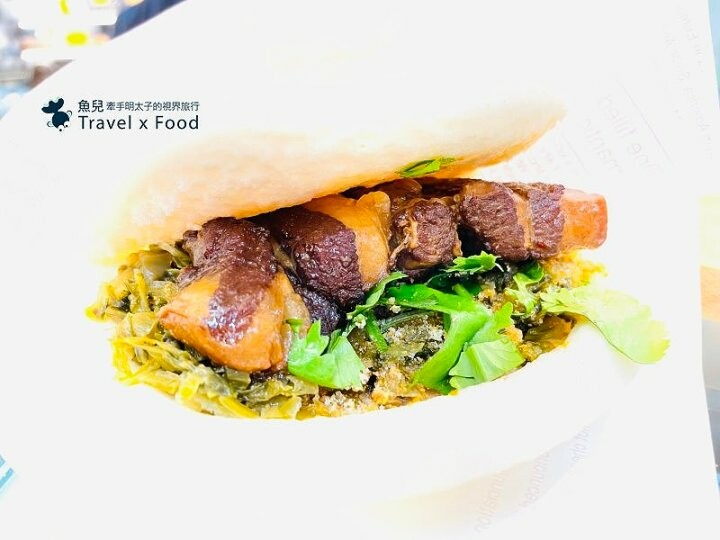 來去市場吃刈包！先炸後滷，滷出油亮綿密三層肉，賣完提早打烊～ @魚兒 x 牽手明太子的「視」界旅行