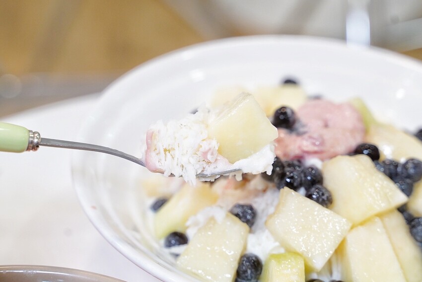 【品馨冰菓室新竹旗艦店】台南小有名氣的品馨冰菓室在新竹城隍廟就能吃到啦！冬季限定草莓冰超大碗超實在，冷冬再來碗熱呼呼鍋燒麵暖心又暖胃！ - 阿華田的美食日記