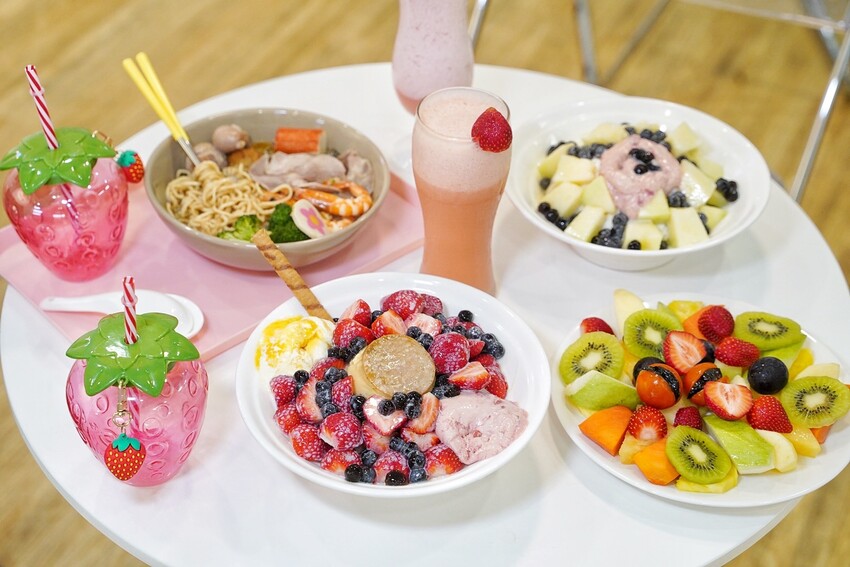 【品馨冰菓室新竹旗艦店】台南小有名氣的品馨冰菓室在新竹城隍廟就能吃到啦！冬季限定草莓冰超大碗超實在，冷冬再來碗熱呼呼鍋燒麵暖心又暖胃！ - 阿華田的美食日記