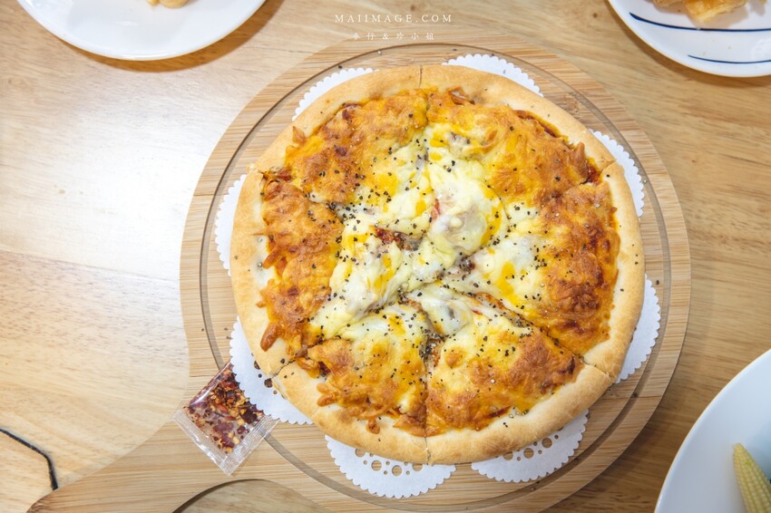 桃園美食|食光杯桃園銘傳店~海鮮控看過來,浮誇系的複合式餐廳你吃過了嗎?超蝦義大利麵蝦滿到幾乎看不到