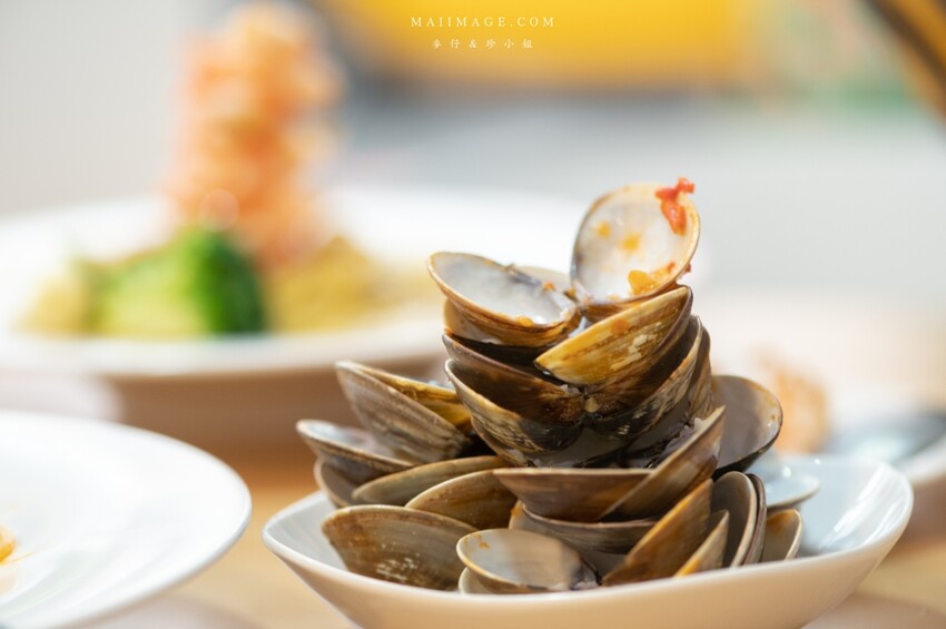 桃園美食|食光杯桃園銘傳店~海鮮控看過來,浮誇系的複合式餐廳你吃過了嗎?超蝦義大利麵蝦滿到幾乎看不到