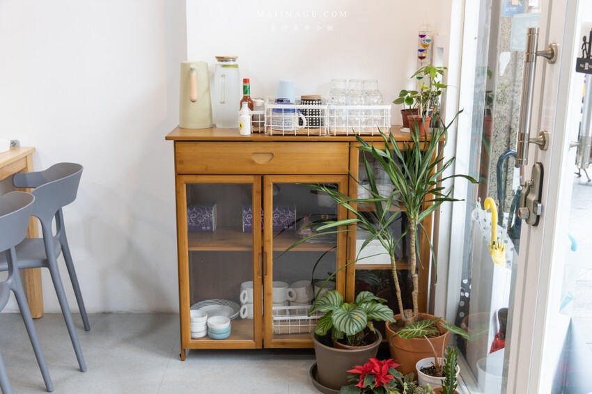 桃園美食|食光杯桃園銘傳店~海鮮控看過來,浮誇系的複合式餐廳你吃過了嗎?超蝦義大利麵蝦滿到幾乎看不到