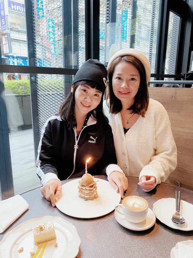 L’IDIOT RESTA 驢子餐廳東區插旗賦樂旅居，八盞水晶燈陪我浪漫慶生