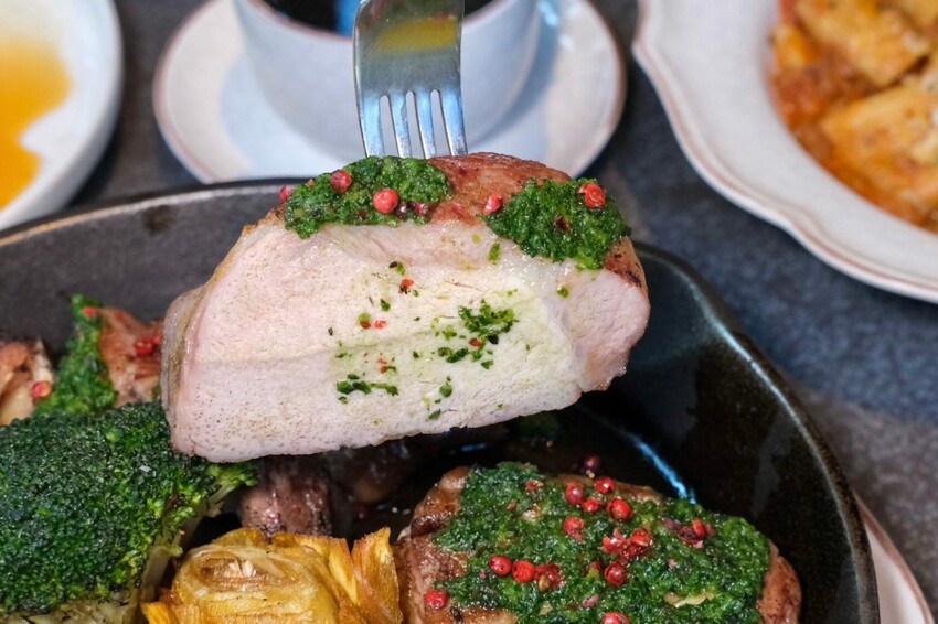 驢子餐廳 ｜台北最正宗的義大利料理，挑戰比臉大的巨無霸戰斧豬排! - 肉依小姐吃什麼