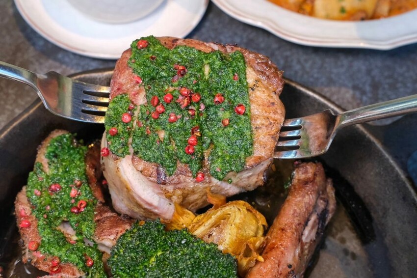 驢子餐廳 ｜台北最正宗的義大利料理，挑戰比臉大的巨無霸戰斧豬排! - 肉依小姐吃什麼