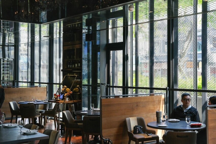 驢子餐廳 ｜台北最正宗的義大利料理，挑戰比臉大的巨無霸戰斧豬排! - 肉依小姐吃什麼