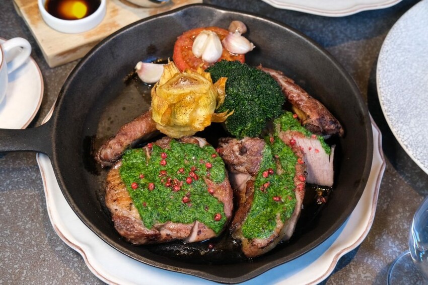 驢子餐廳 ｜台北最正宗的義大利料理，挑戰比臉大的巨無霸戰斧豬排! - 肉依小姐吃什麼