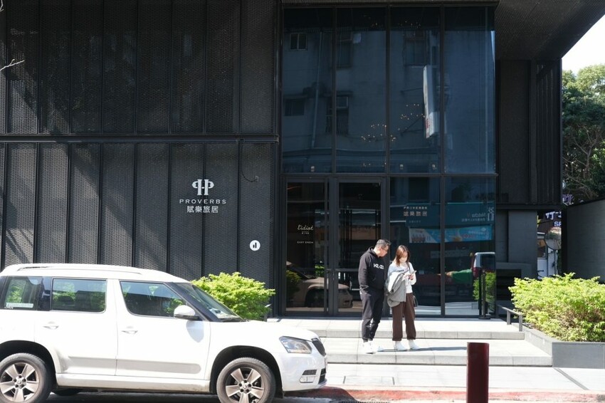 驢子餐廳 ｜台北最正宗的義大利料理，挑戰比臉大的巨無霸戰斧豬排! - 肉依小姐吃什麼