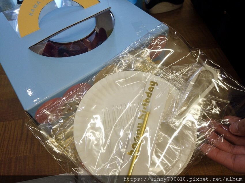 新北市新莊區新莊 草莓生日蛋糕推薦！冬季限定【卡瓦蛋糕工場】媲美日本蛋糕店的草莓蛋糕！使用100%純動物性鮮奶油，吃