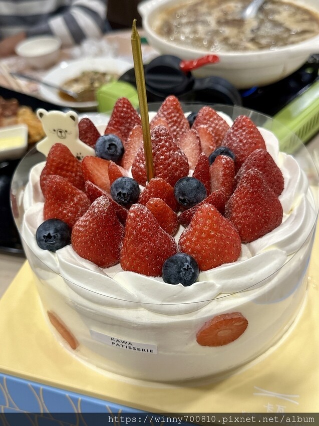新北市新莊區新莊 草莓生日蛋糕推薦！冬季限定【卡瓦蛋糕工場】媲美日本蛋糕店的草莓蛋糕！使用100%純動物性鮮奶油，吃