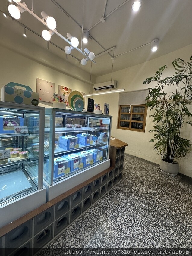 新北市新莊區新莊 草莓生日蛋糕推薦！冬季限定【卡瓦蛋糕工場】媲美日本蛋糕店的草莓蛋糕！使用100%純動物性鮮奶油，吃