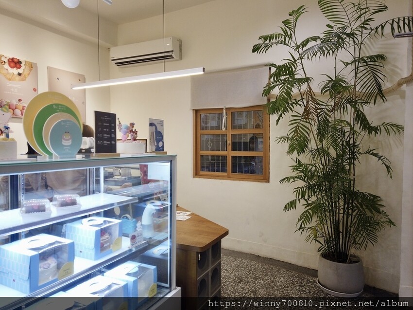 新北市新莊區新莊 草莓生日蛋糕推薦！冬季限定【卡瓦蛋糕工場】媲美日本蛋糕店的草莓蛋糕！使用100%純動物性鮮奶油，吃