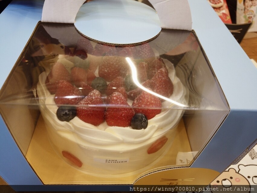 新北市新莊區新莊 草莓生日蛋糕推薦！冬季限定【卡瓦蛋糕工場】媲美日本蛋糕店的草莓蛋糕！使用100%純動物性鮮奶油，吃