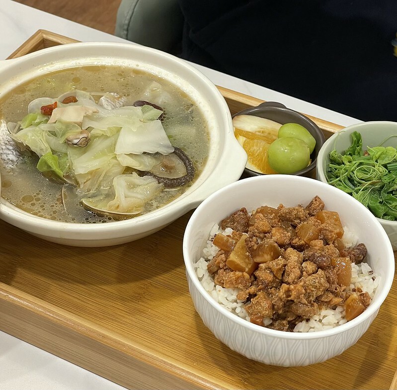 +（永和美食）啥湯～超暖鮮甜鱸魚煲湯、大份量健康早午餐、香濃順口得獎髒咖啡～捷運永安市場一分鐘就到！啥湯菜單 What’s soup